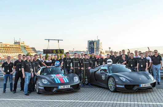 Porsche 918 Spyder Weissach Package